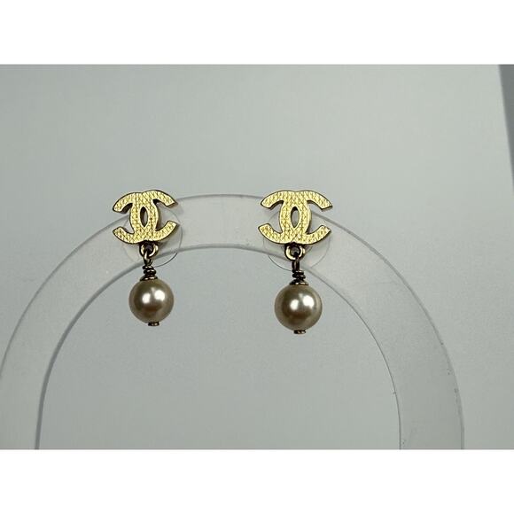 CHANEL CC Pearl Drop Earrings - Picture 1 of 9